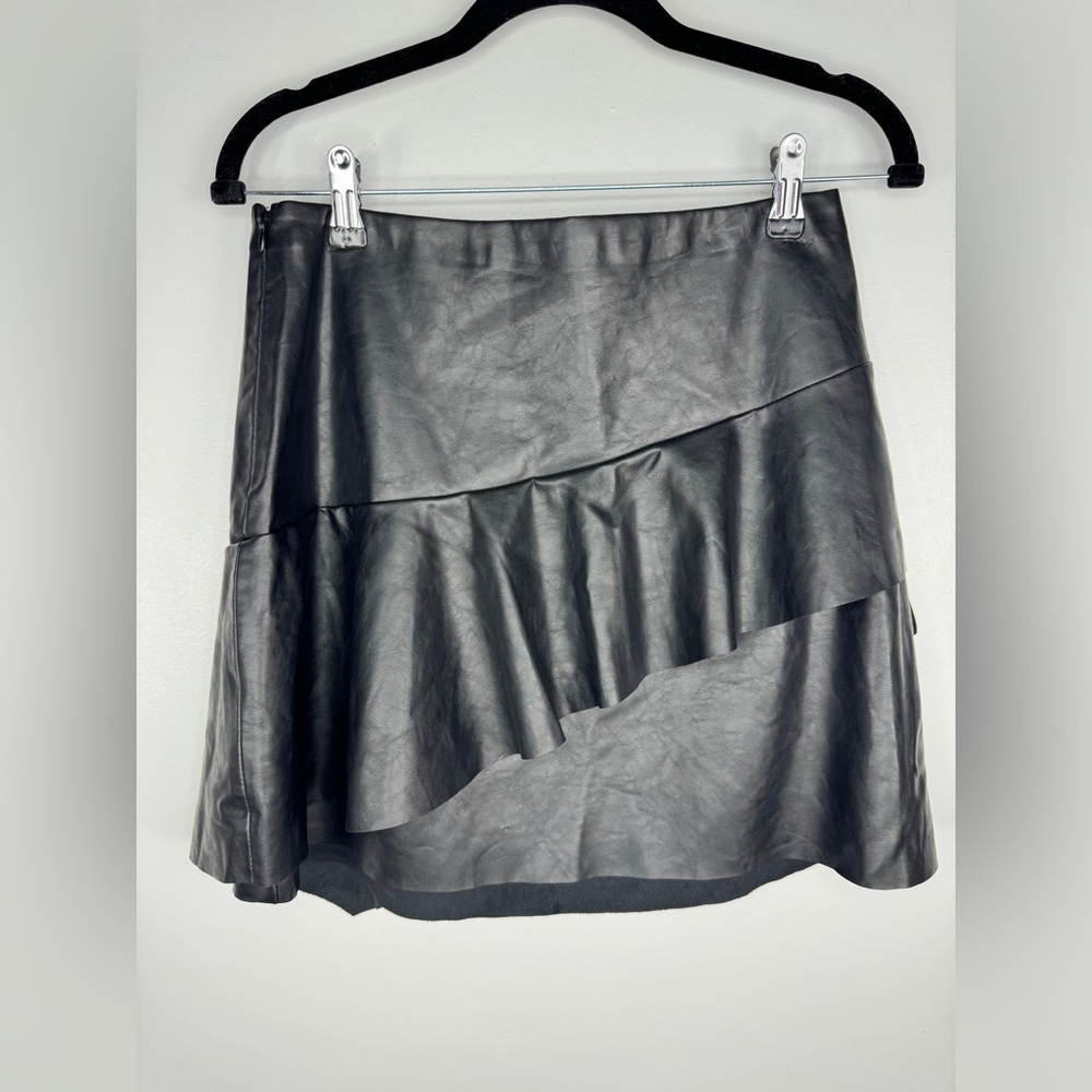 Lavish Boutique Faux Leather Mini Skirt Sz Medium
